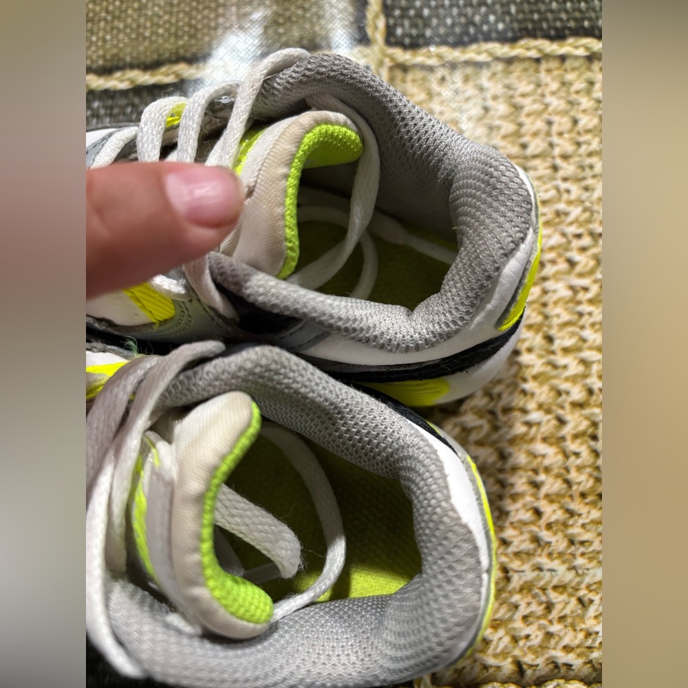 Nike Air Max Kids Grey with Neon Yellow & Black Accent Sneakers - Picture 5 of 12